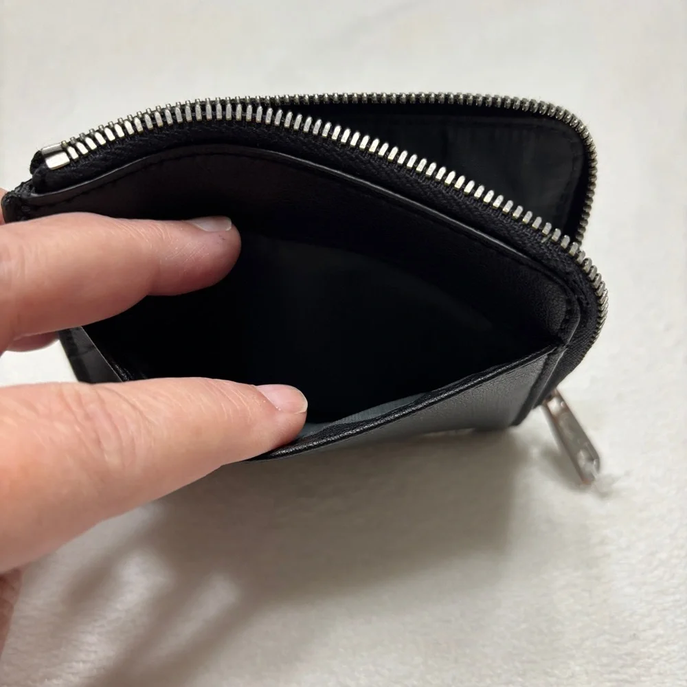 Lacoste FG Sportswear Men’s Card Holder with Zipper Compartment